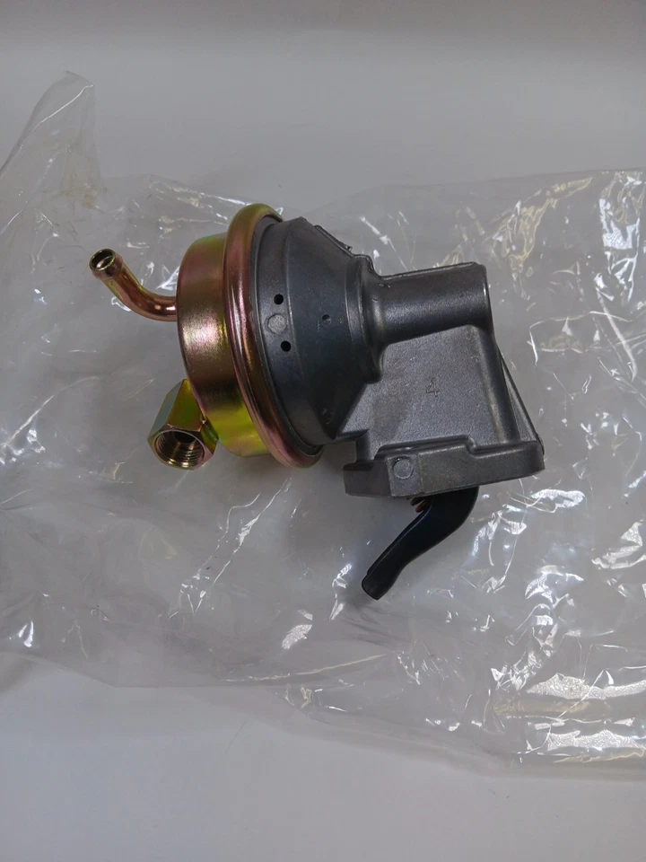 Bomba de combustible mecánica Carter M4685 Foto 3 de 4