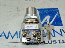 ALLEN BRADLEY 800T-H33 SER T KEYED SELECTOR SWITCH W/800T-XA NEW