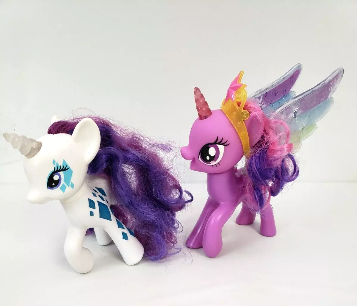 My Little Pony Rainbow Wings Twilight Sparkle -- Pony Figure with