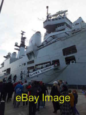 Photo 6x4 All aboard H.M.S. Illustrious The queue to visit H.M.S. Illustr c2013