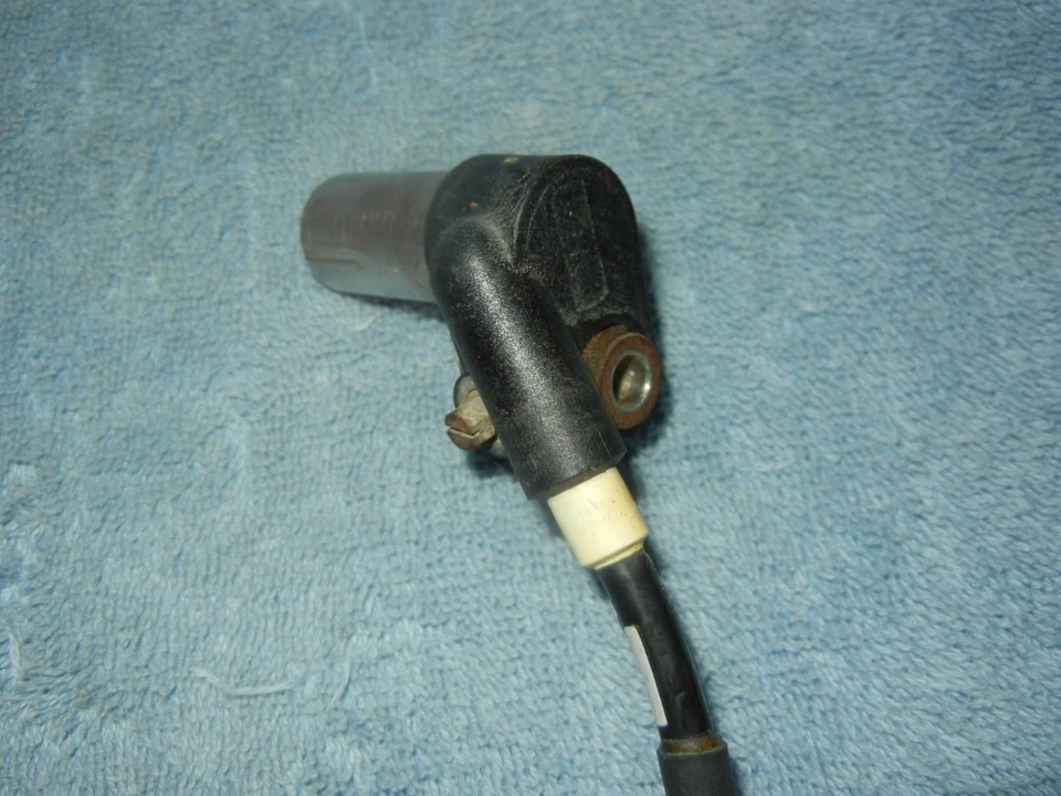 Sensor de rueda ABS trasero derecho SAAB 9000 # 8965840 1985 - 1989 ATE Z Foto 2 de 4