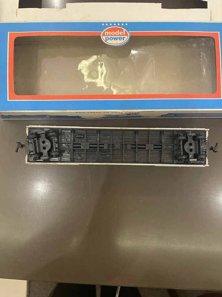 Vintage Rare Model Power Gray Canadian Pacific 50’ Stock Car 9106 - Image 4 of 4