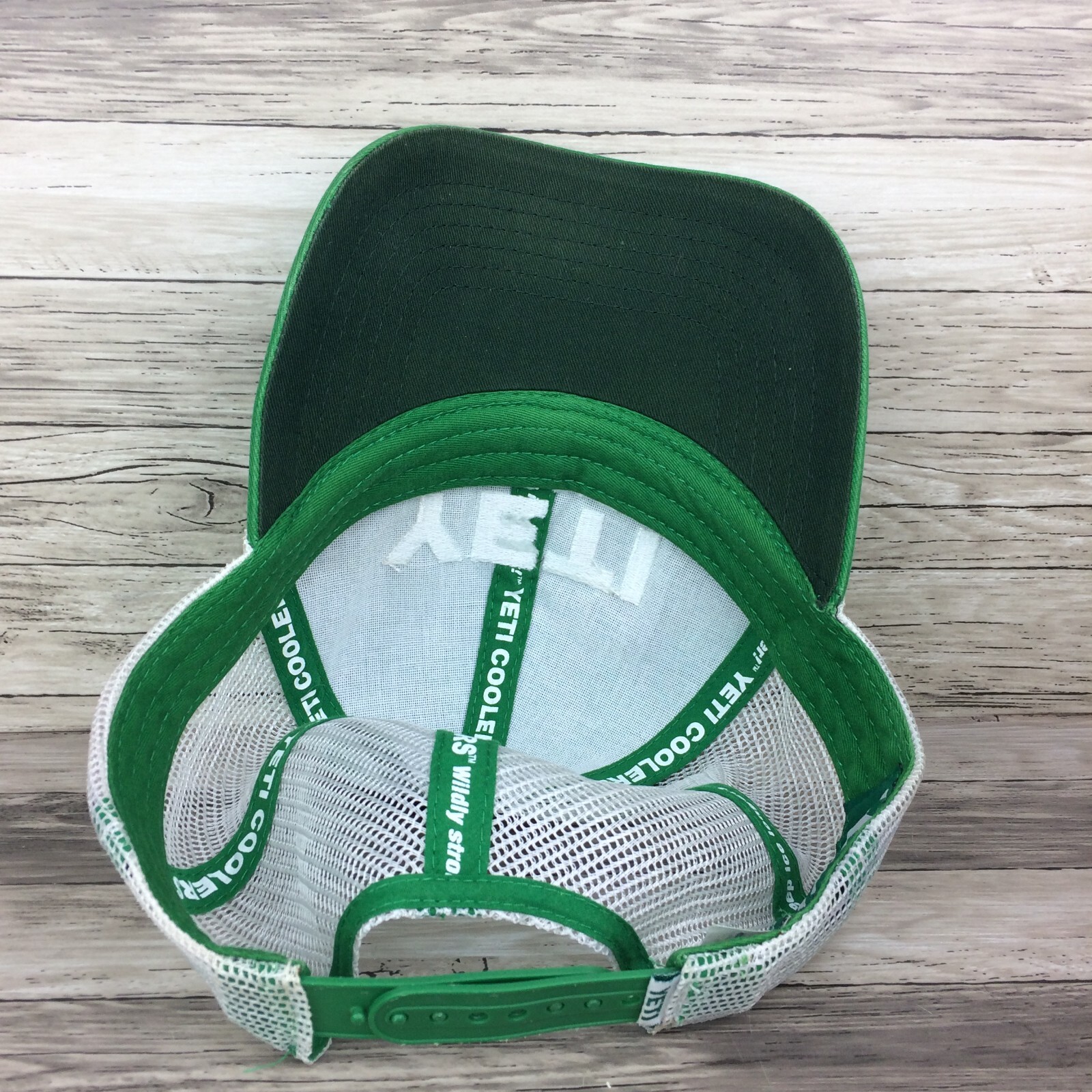 Yeti Coolers Baseball Cap Green White Mesh Embroidere… Gem