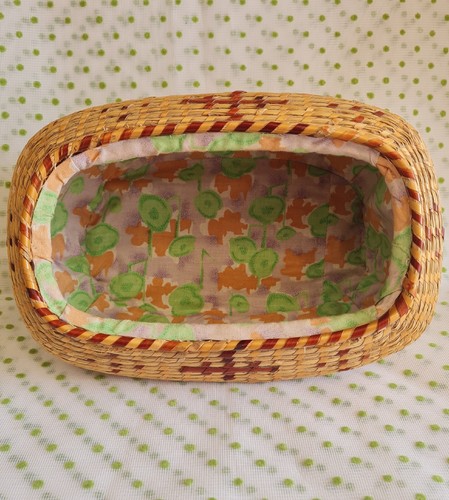 Vintage Wicker Lined Storage Basket With Lid. - Picture 9 of 14