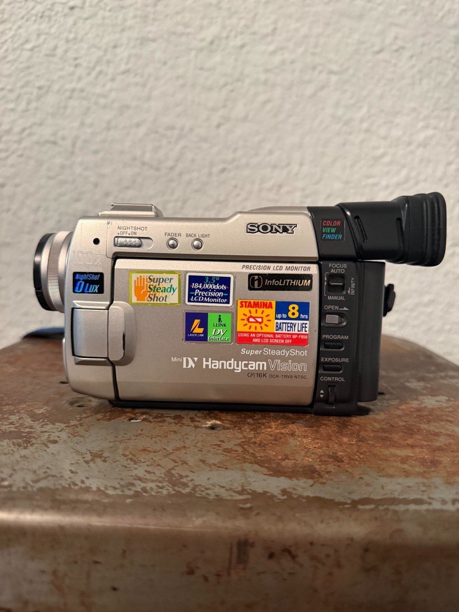 SONY HANDYCAM miniDVビデオカメラ DCR-TRV9 ④ スタミナ連続撮影8時間15分を実現 高精細18.4万ドットの