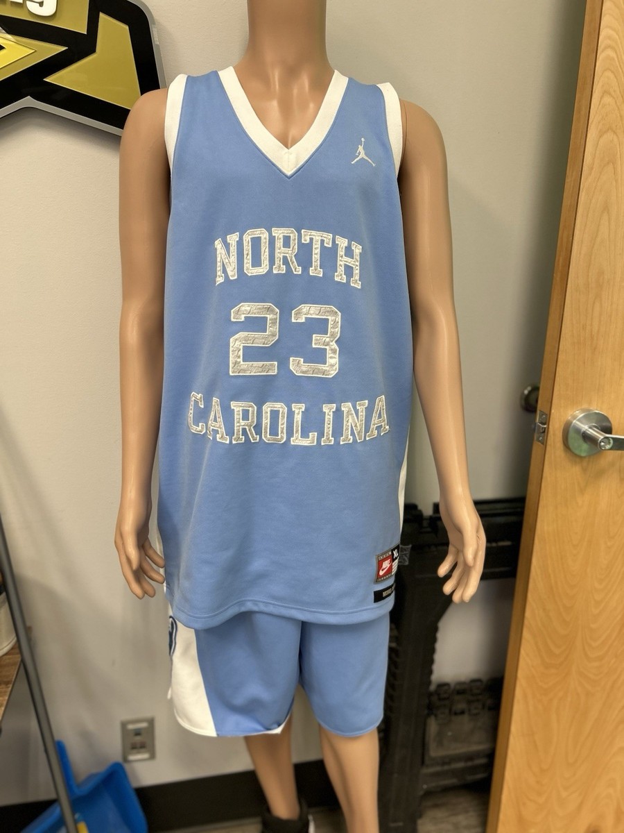 G9931*美品☆キャサリンハーネル☆M☆水色☆ユニオンジャック☆カットソー NWT Michael Jordan Basketball Jersey X-Large #23 North Carolina