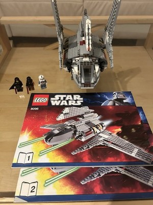 LEGO Star Wars: Emperor Palpatine s Shuttle (8096) - 4 Figuren mit 2Anleitungen
