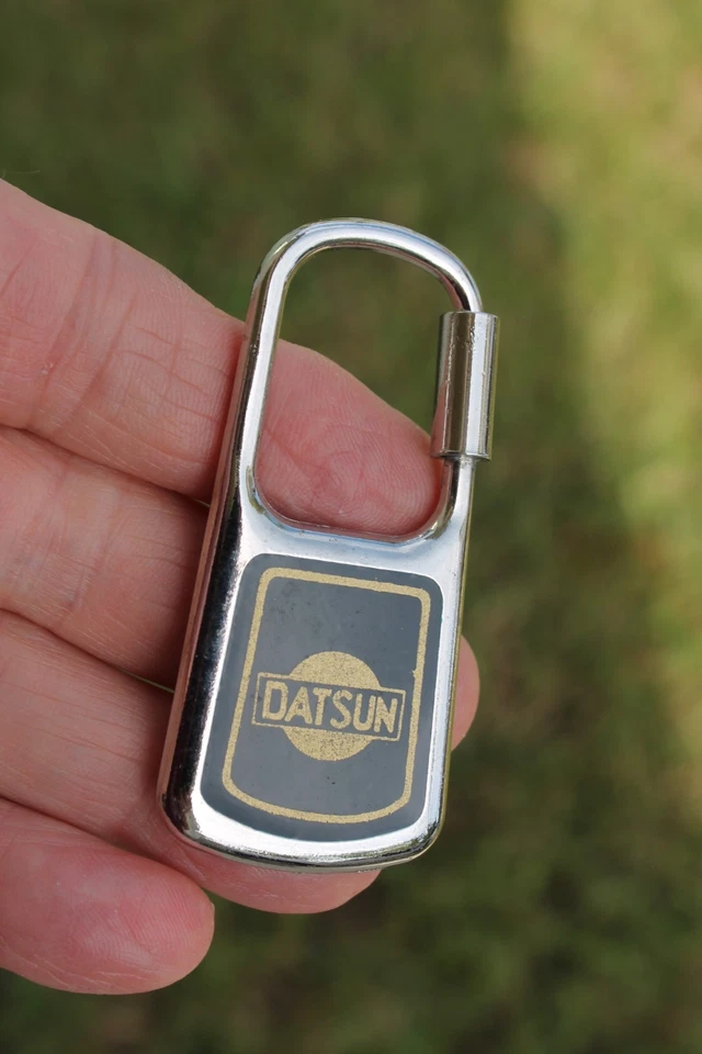 Vintage Datsun auto key holder - Image 2 of 4