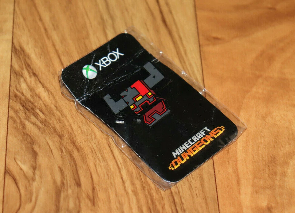 Minecraft Dungeons Promo Pin Badge Gamescom 2019 Nintendo Switch PS4 Xbox One - Image 2 of 4