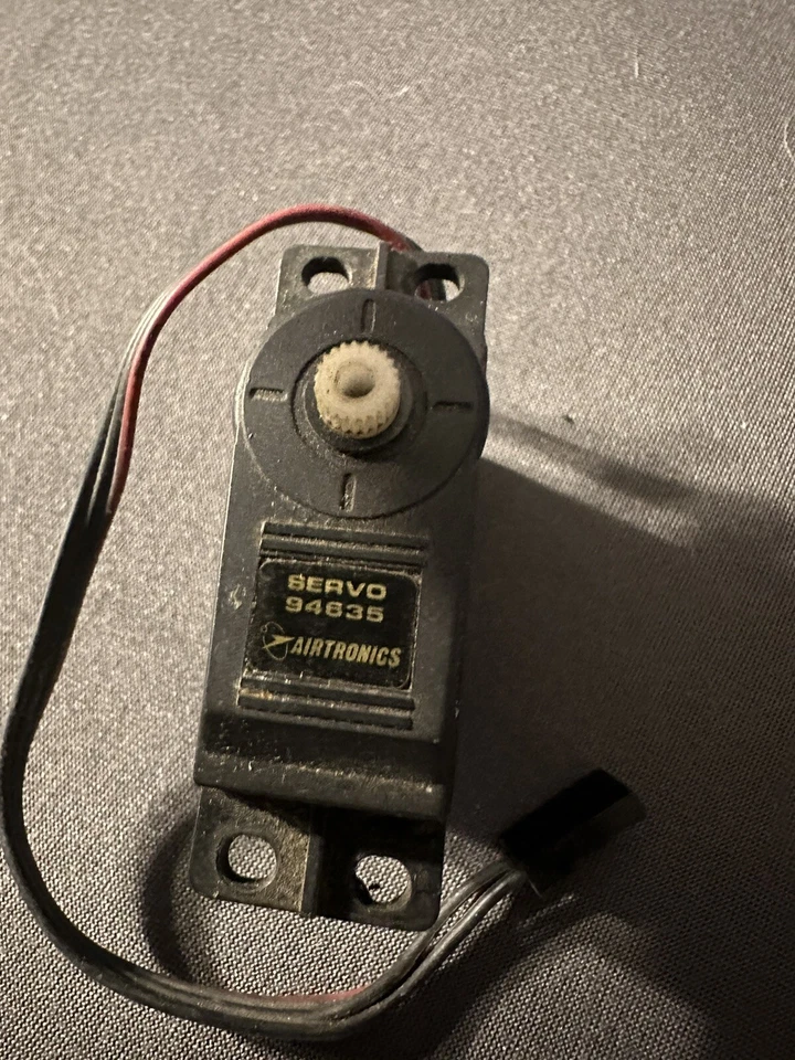 Airtronics 94635 Servo - Image 3 of 3