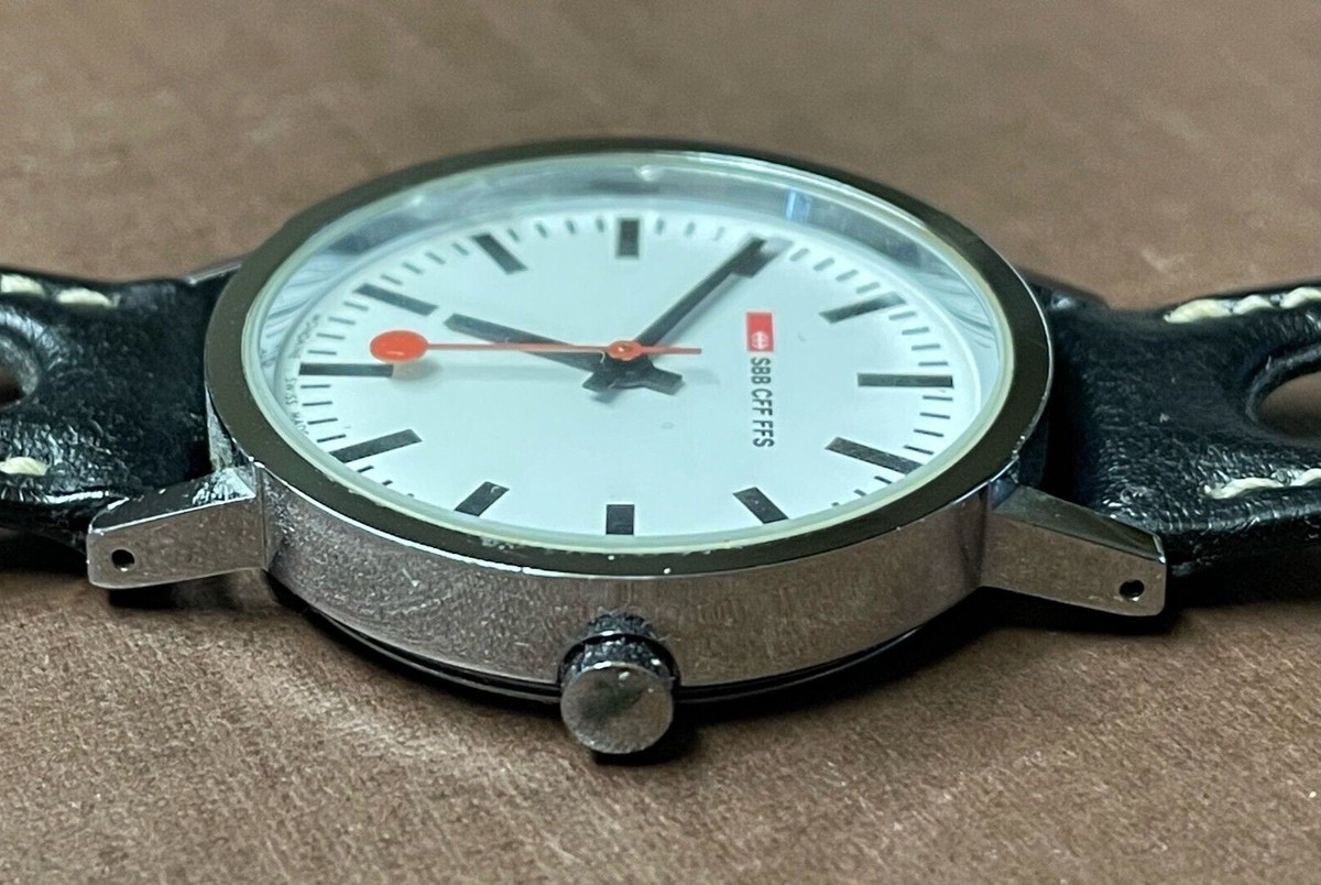 Vintage Mondaine M7606 Official Iconic Swiss Railways Design