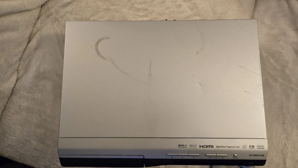 JVC 5 Disc Digital Theater System TH-C50 + SP-PWC50 5.1 Surround Sound Speakers - Image 3 of 4