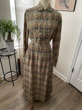 Doncaster 100 Silk Suit With An Art Nouveau Geometric Floral Print In Blue,tan
