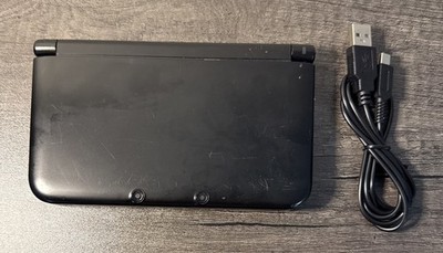 Nintendo 3DS XL Clean Black w/ Stylus And Charger Great Shape Tested
