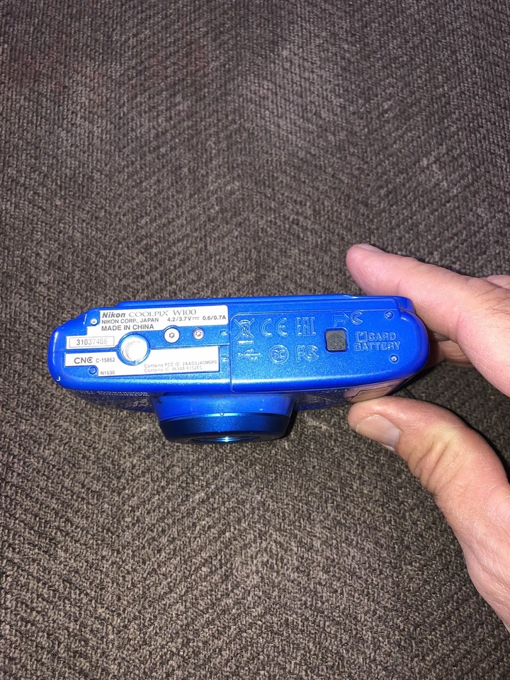 Nikon Coolpix W100 Blue  Digital Camera UNTESTED - Image 4 of 4