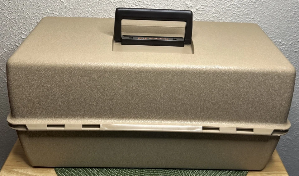 Vintage Flambeau Adventurer 2713 Tackle Box 3-TRAYS 1983 Made In USA Tan - Image 4 of 4