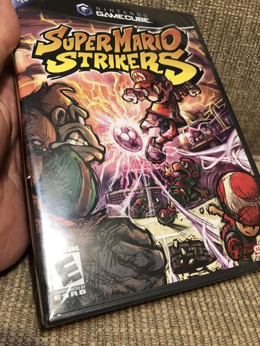 Super Mario Strikers Nintendo Gamecube Factory Sealed *L⚽️⚽️K* 🔥🔥🔥🔥🔥 - Picture 5 of 9