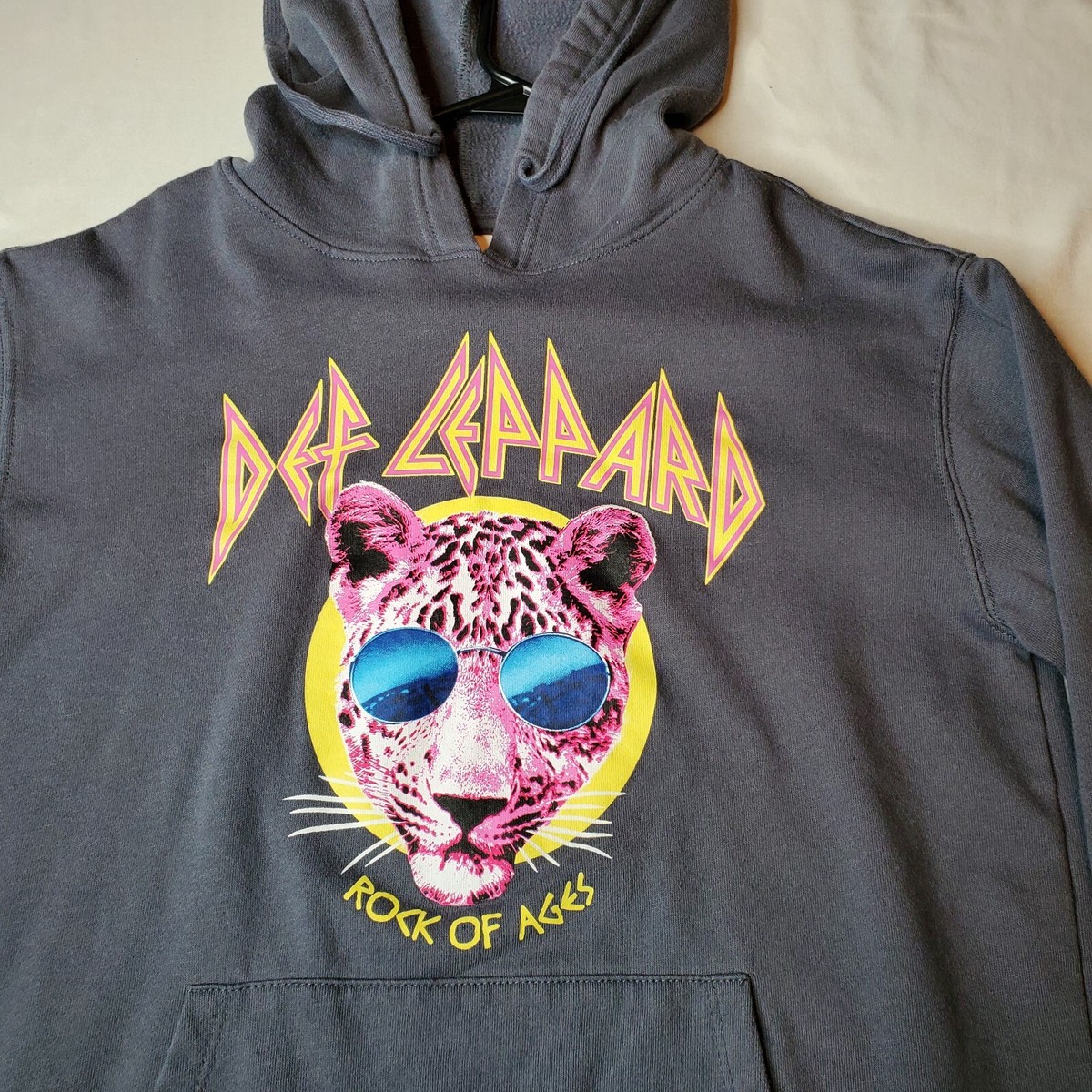 DEF LEPPARD Rock of Ages Gray Pink Hooded Sweatshirt Women's