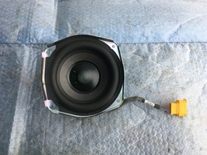 audi q7 subwoofer