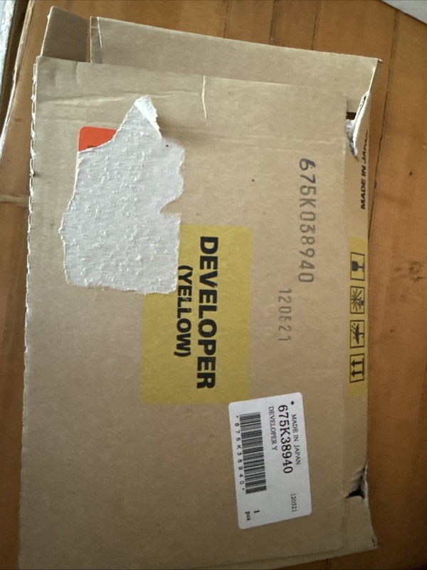 Genuine Xerox 675K38940 Yellow Developer