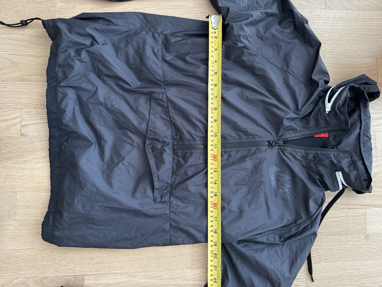 Nike Windrunner packable jacket size L - image 6