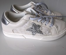 Art Class Girls Sneakers Size 4 White Lace Silver Star Shimmer Casual Shoes