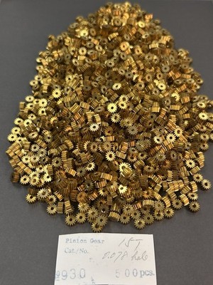 QTY 1 TRADESHIP 64 PITCH BRASS PINION GEAR 15 TEETH TOOTH SLOT CAR .078  BORE
