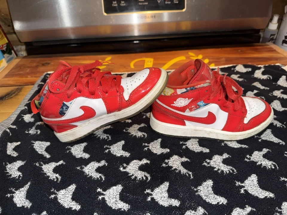 Suéter Nike Air Jordan 1 Mid SE GS Barcelona Color Rojo Talla 12 Niños’s Foto 2 de 4