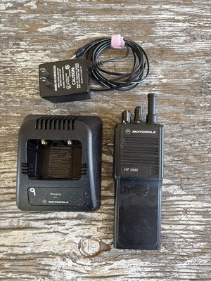 Motorola HT 1000 UHF1 FM 16CH programmed w/ GMRS channels. Charger and antenna