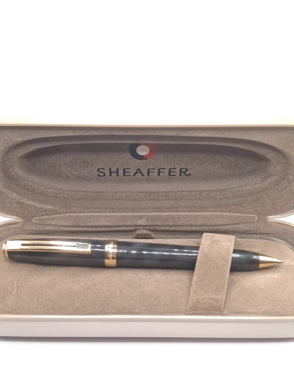 Sheaffer Prelude Blaco Lacquer with Gold Trim Ballpoint Pen