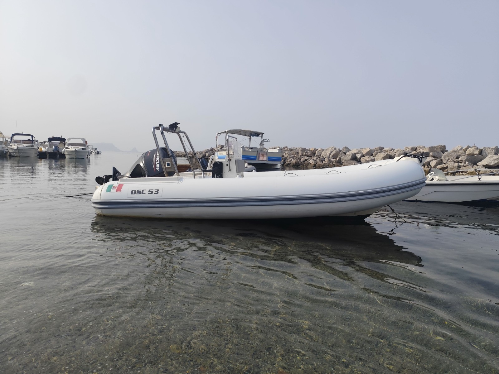 BSC Gommone 530 bianco con motore fuoribordo Mercury 40, imbarcazione