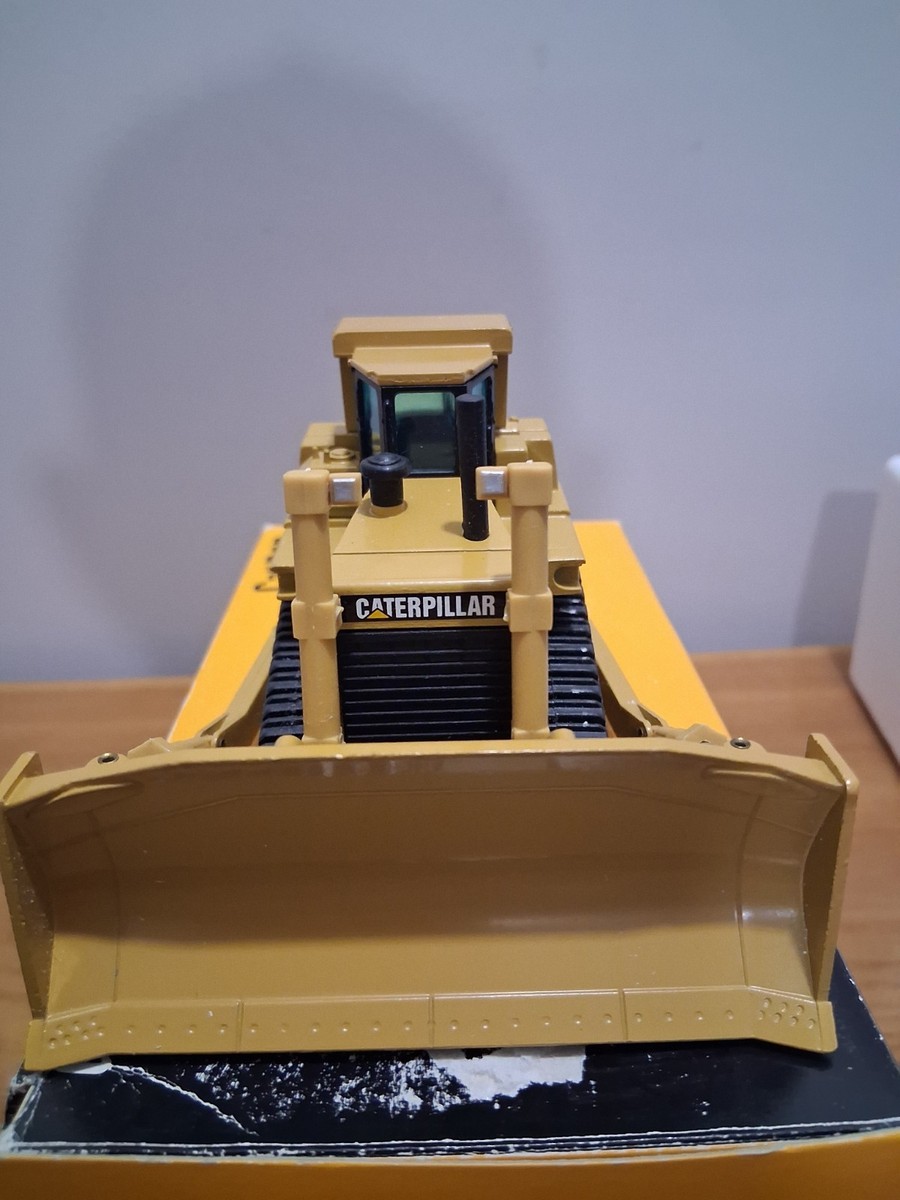 NZG Model No. 451 Caterpillar D9R Dozer With Ripper 1:50 Scale Die