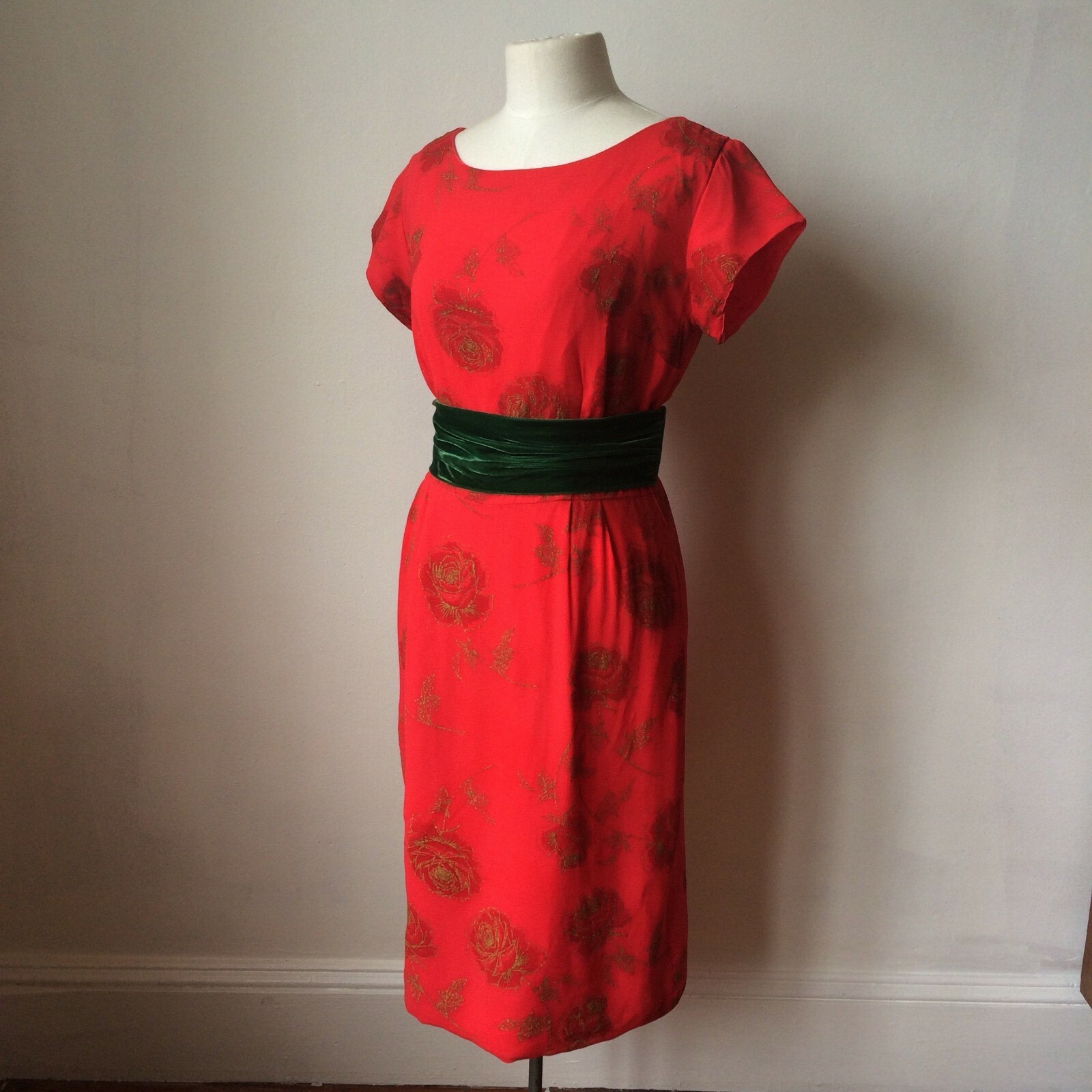 Vintage Red Gold Rose wiggle dress - image 1