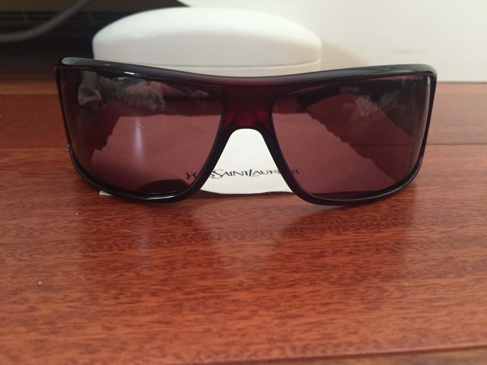 Occhiali da sole con montatura bordeaux Yves Saint Laurent YSL Designer cristalli rossi con custodia