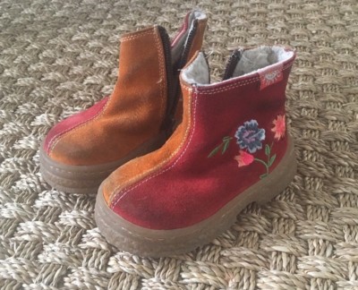 Oilily faux fur lined suede embroidered zippered boots 5US 20EU. Very Rare!