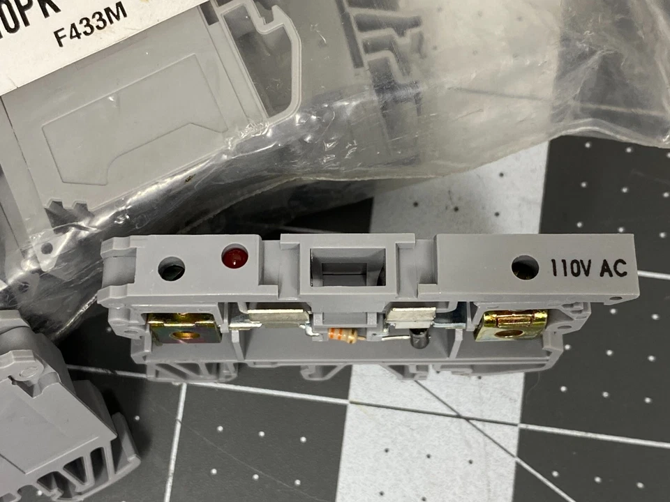 Klemsan ASK2 6mm fused terminal block Omega ASK-2LD-AC Package of 10 ( NEW ) - Image 3 of 4