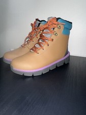 Columbia. W Boots Size 8. Perfect For Snow Or Raining Days.