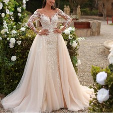 Scoop Neck Appliques Buttons Back Lace Mermaid Wedding Dress W/ Detachable Train