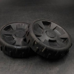 Bosch IPX4 Rasenmäher-Rad Schwarz (2er-Pack) Gebraucht