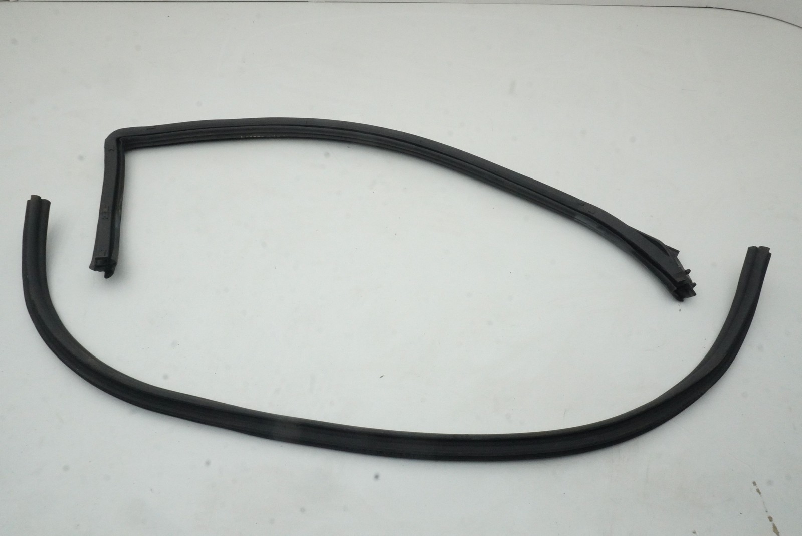 Left Driver Door Outer Perimeter Seal Weather Strip 745174 Ferrari 296 GTB F171