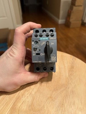 Siemens Sirius 3RV2011-1CA10 Motor Protection Circuit Breaker 0.8 1.2A Class 10