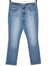 Levi  s 414 Relaxed Straight Women  s Light Blue Jeans W32 L31 Relaxed Fit Denim