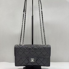 Chanel Classic Flap Medium Black Diamond Quil...