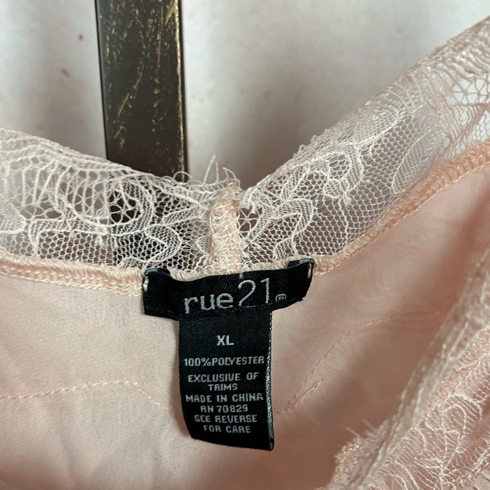 RUE 21 romántico y2k encaje ribete top talla XL coqueta lencería femenina hombro descubierto Foto 3 de 4