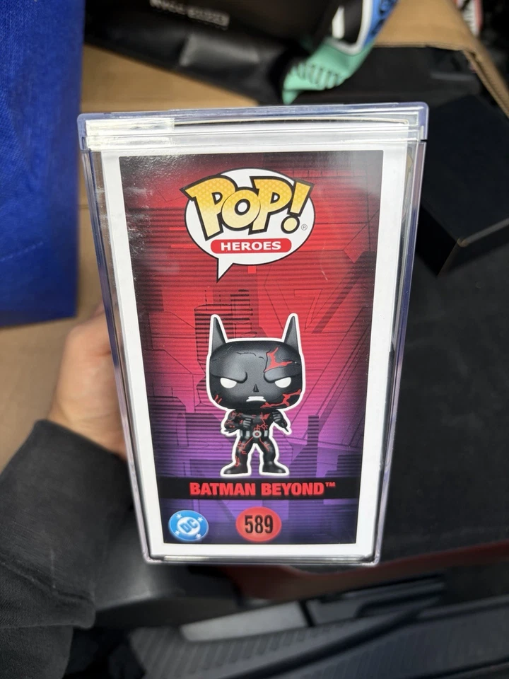 NYCC 2025 FUNKO POP! PEGATINA CON OFICIAL EXCLUSIVA DC BATMAN BEYOND LE 1000 Foto 4 de 4