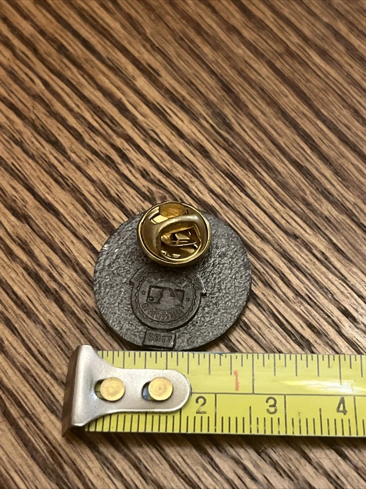 Siskiyou Pewter Montreal Expos 1992 MLB Enamel Lapel Pin FREE SHIPPING - Image 2 of 2