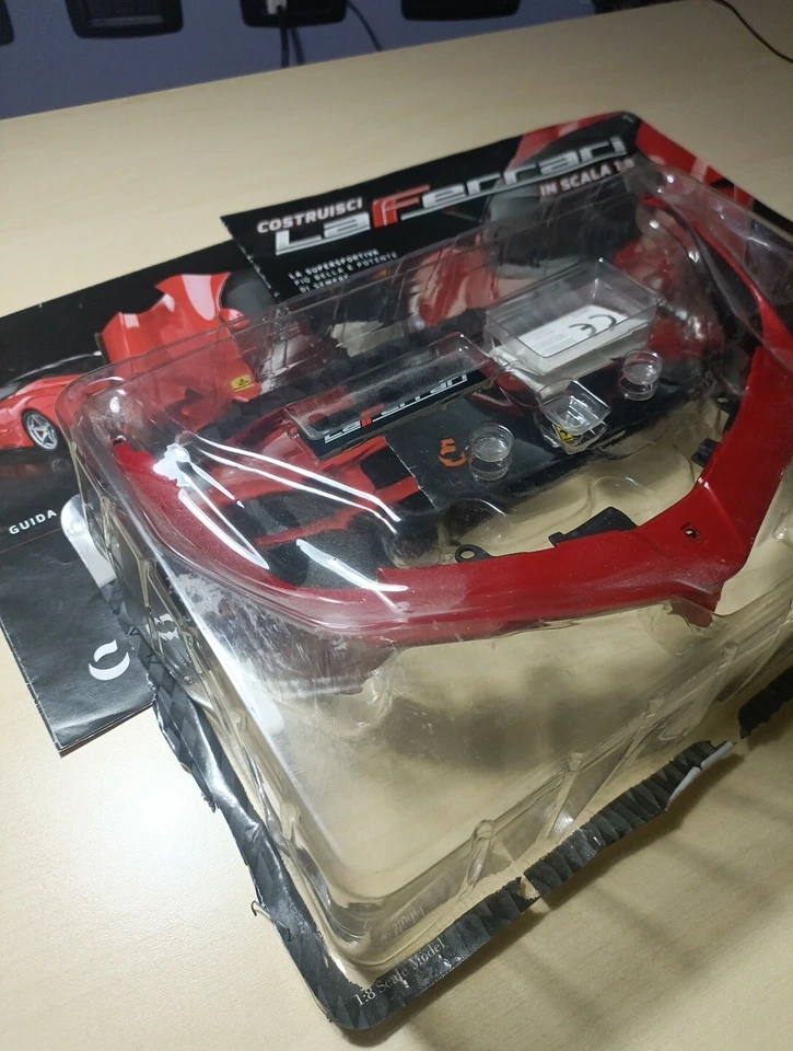 Ferrari La Ferrari Scala 1:8 Prima Uscita 1 - Immagine 4 di 4
