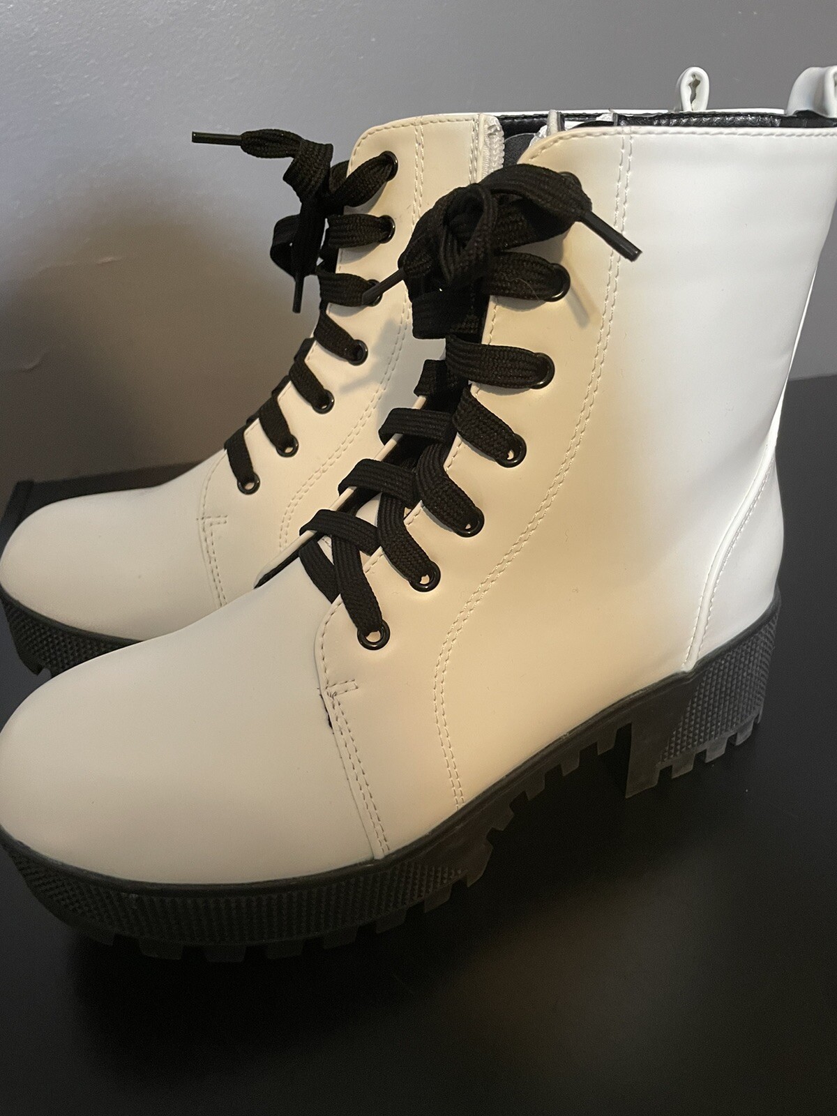 Women White Ankle Boots Size 8