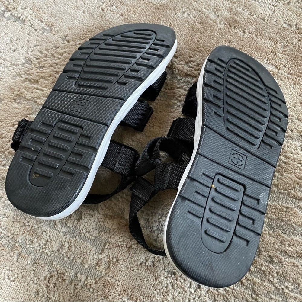 Dr. Martens Unisex Fusion 3 Maldon Strap Sandals SoftWair  display picture 1