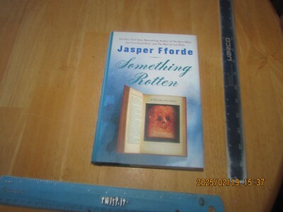Something Rotten by Jasper Fforde (2004, Hardcover)